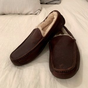 UGG Men’s Ascot Leather Slipper - Size 11